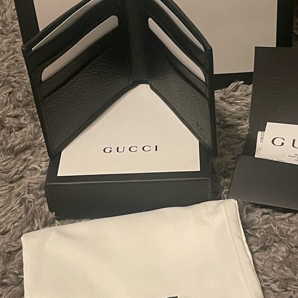 Selling it cus I got two for my birthday - Picture 1 of 3
